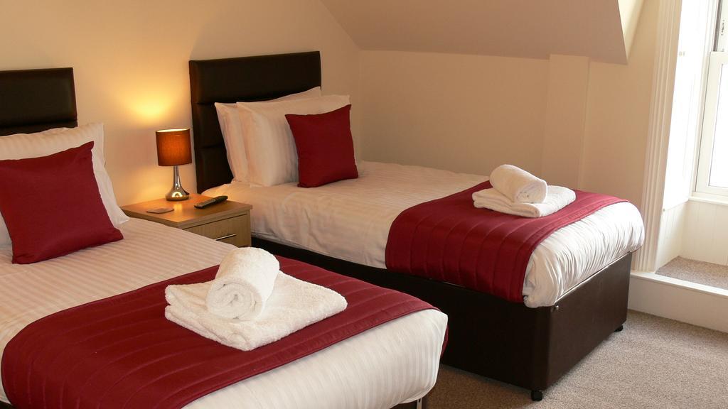 The Home Arms Guesthouse อายเมาธ์ ภายนอก รูปภาพ